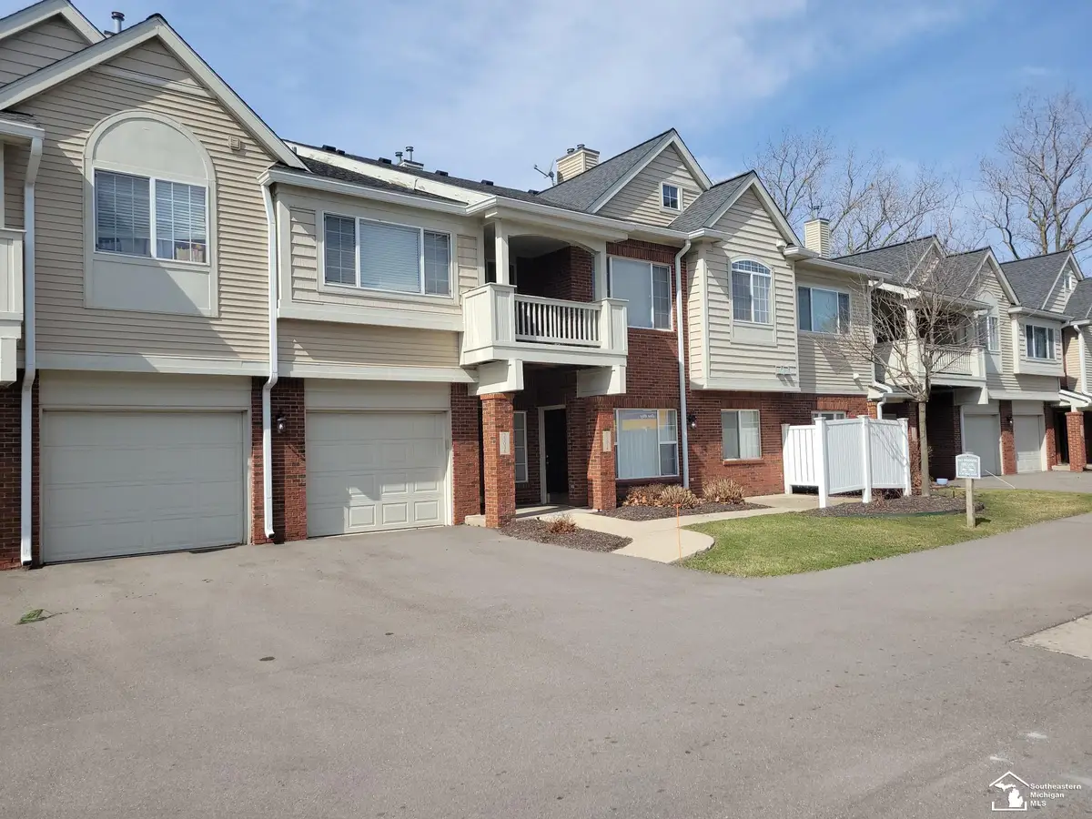 23034 Fairlane BLVD, Woodhaven, MI 48183 - #1