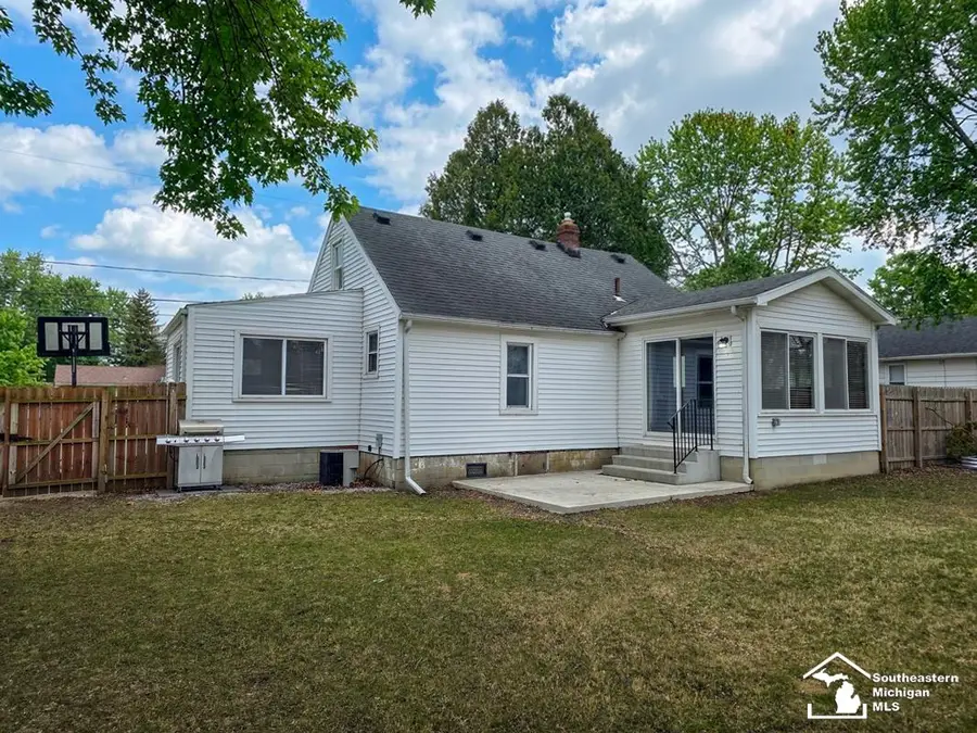 7100 Taylor AVE, Temperance, MI 48182 - #2