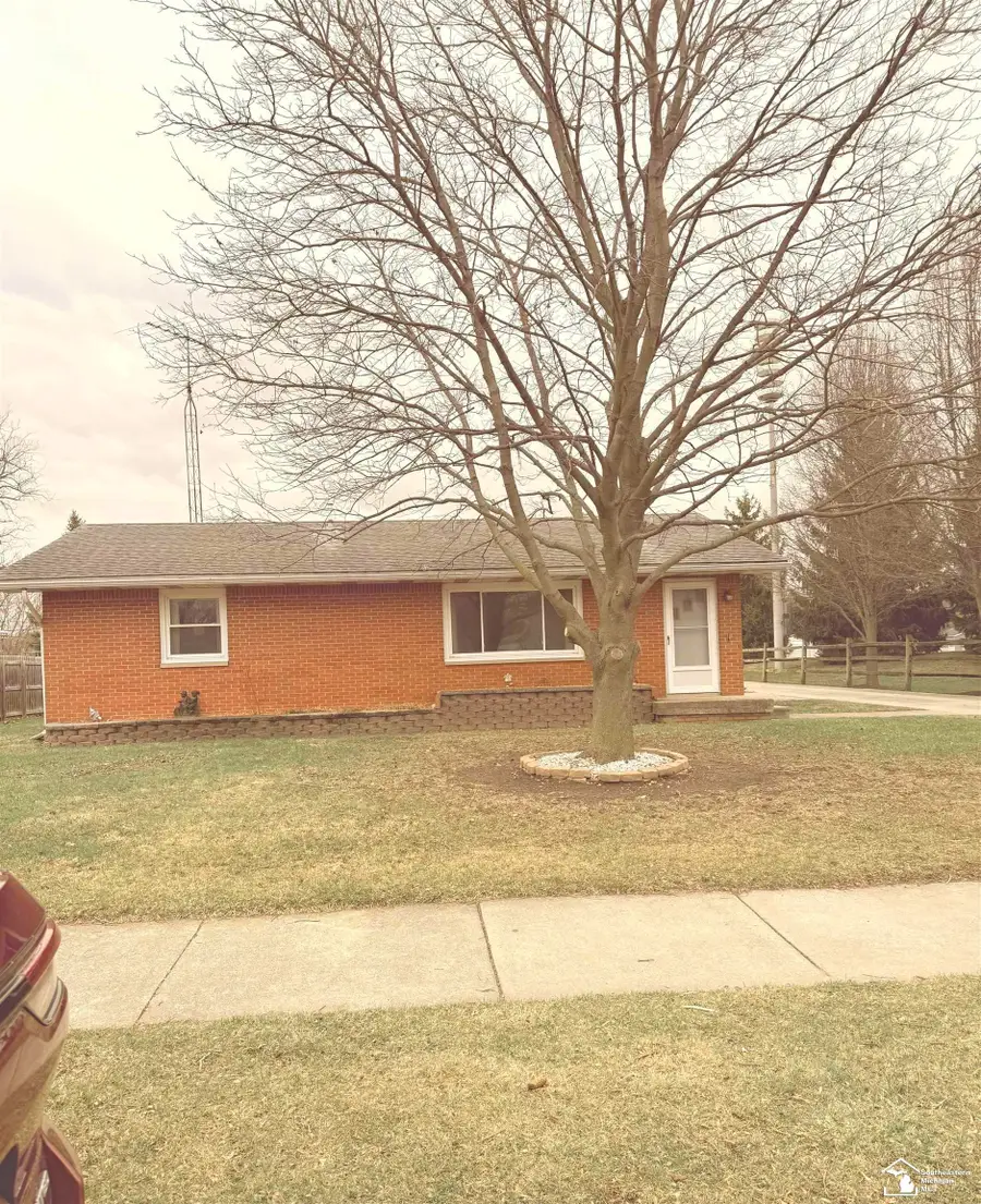 240 ypsilanti ST, Dundee, MI 48131 - #2