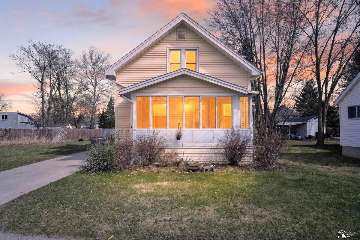 321 Cherry ST, Blissfield, MI 49228 - #1