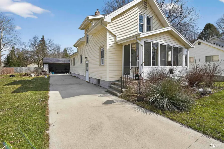 321 Cherry ST, Blissfield, MI 49228 - #3
