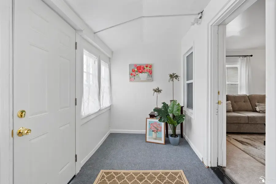 6590 S Huron River DR, South Rockwood, MI 48179 - #2