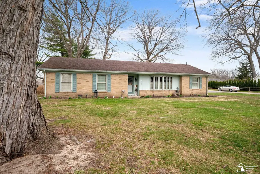 1584 Tennyson DR, Temperance, MI 48182 - #3