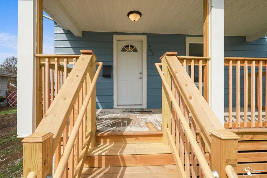 537 Maple BLVD, Monroe, MI 48162 - #3