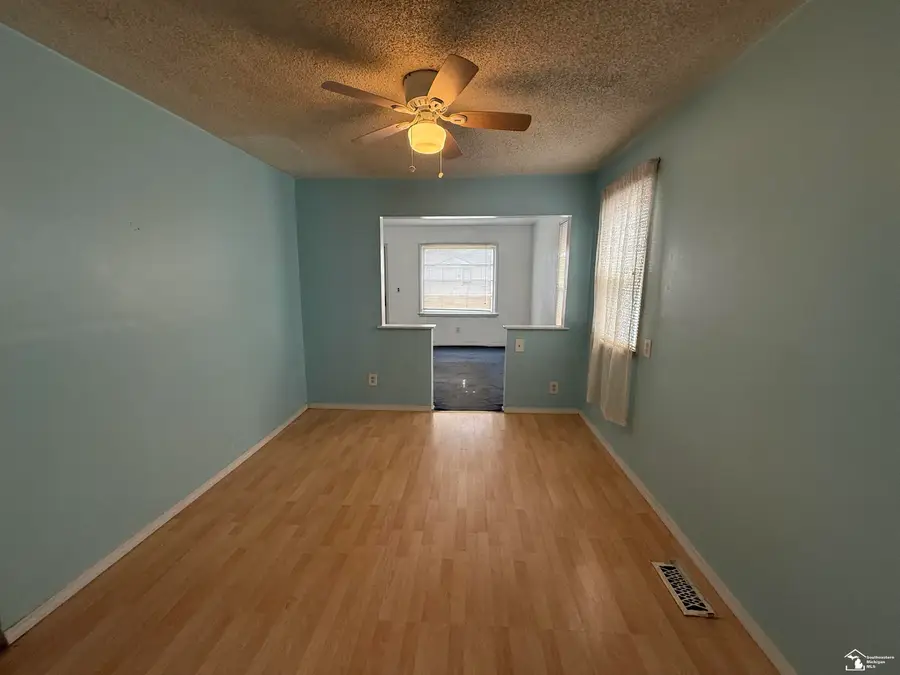 6304 Marvin ST, Taylor, MI 48180 - #3