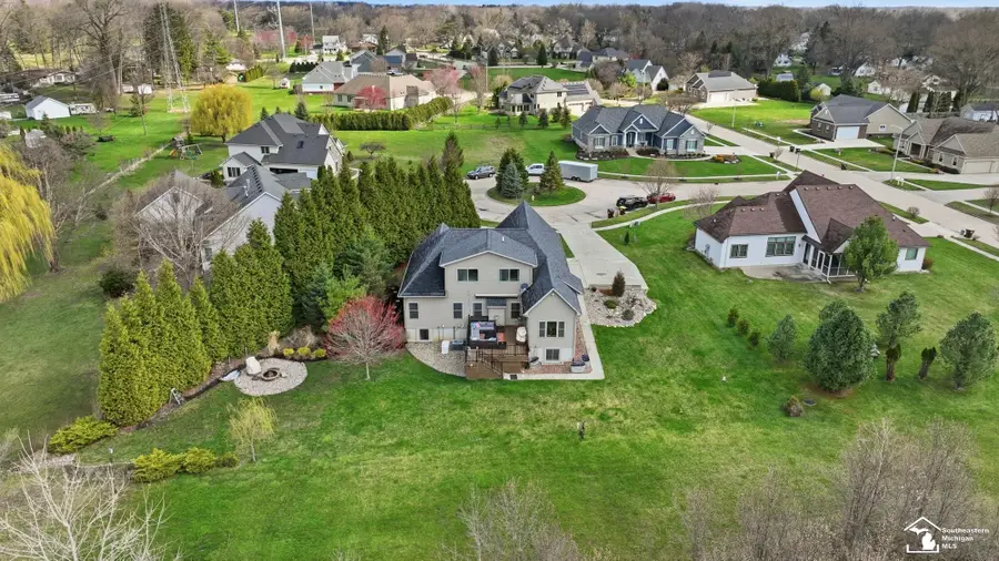 608 Oak Hill CT, Monroe, MI 48162 - #3