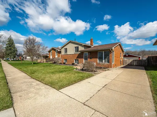 22244 Candace DR, Rockwood, MI 48173