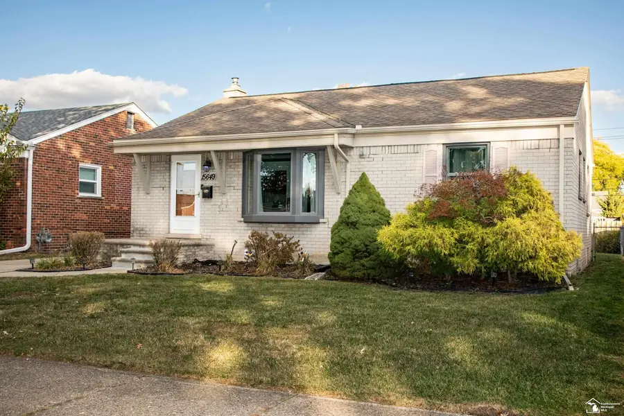 15649 Churchill ST, Southgate, MI 48195 - #2