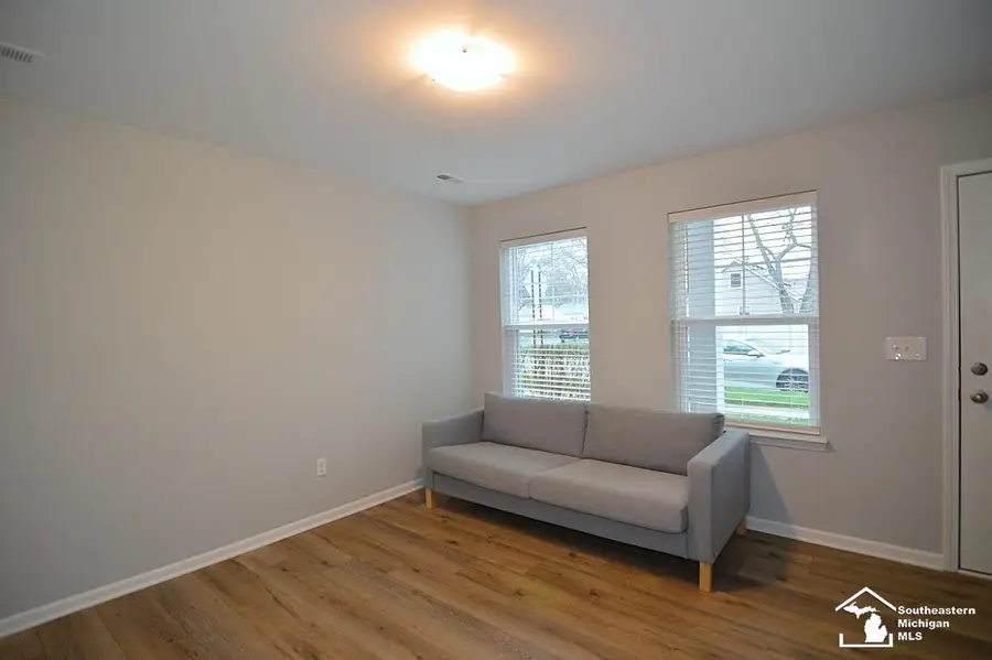 24033 Battelle AVE, Hazel Park, MI 48030 - #3