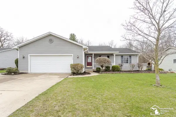 1897 Allan ST, Adrian, MI 49221