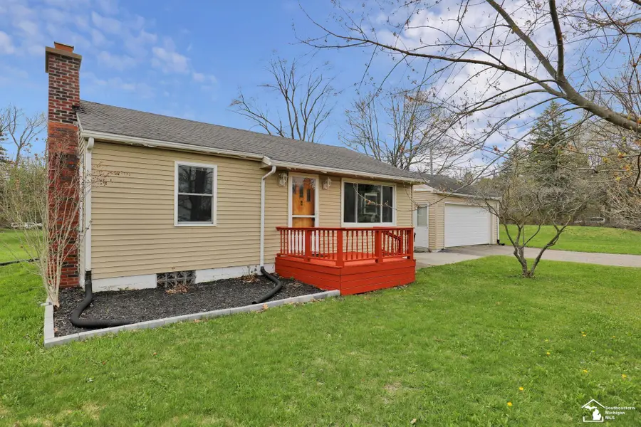 695 N Cedar ST, Mason, MI 48854 - #3