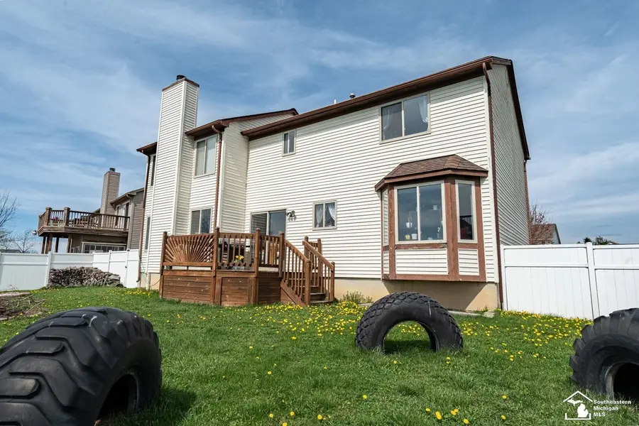 203 Dundee Ridge DR, Dundee, MI 48131 - #3