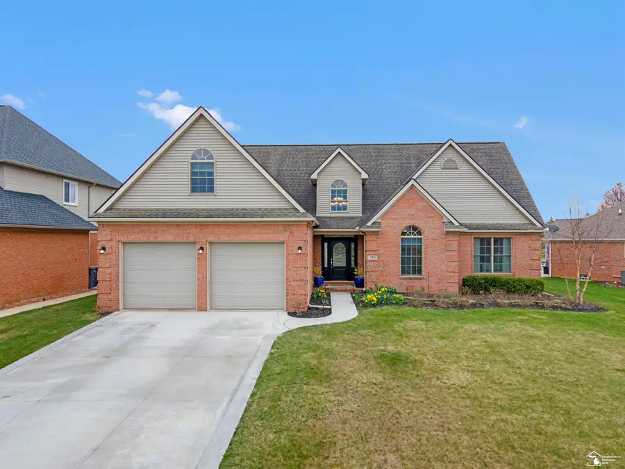 785 Saint James Park AVE, Monroe, MI 48161 - #3