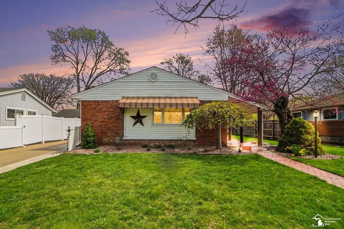 2515 Boxford ST, Trenton, MI 48183 - #1