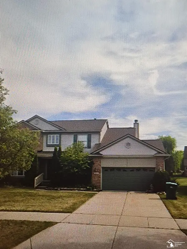 9676 Landsdowne LN, Ypsilanti, MI 48197