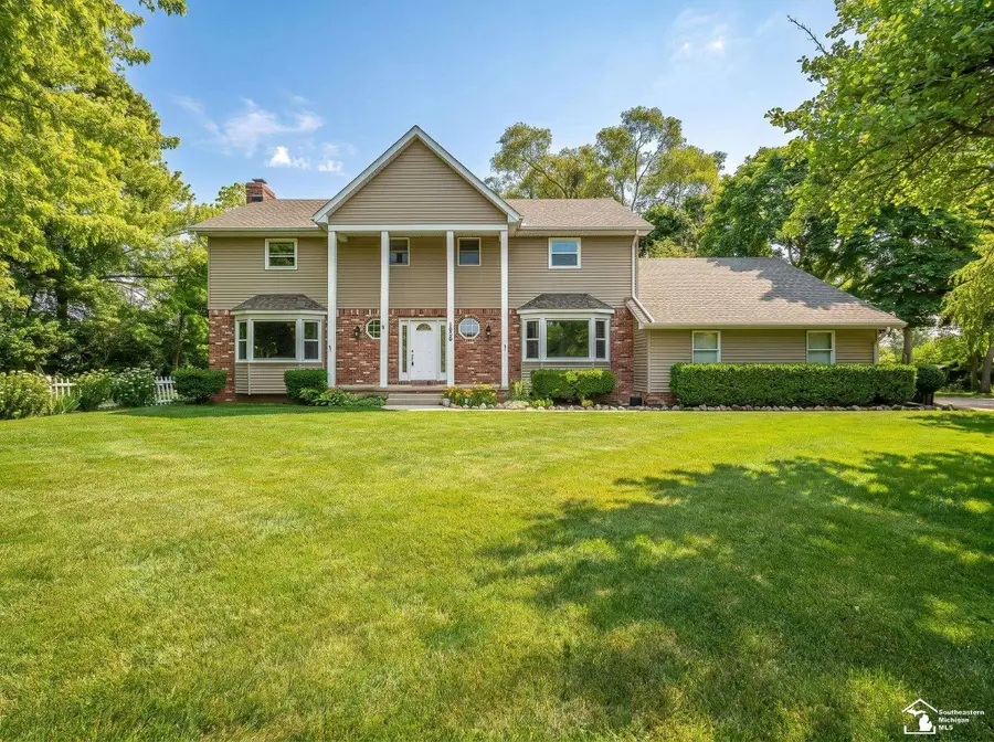 1060 Hollywood DR, Monroe, MI 48162 - #2