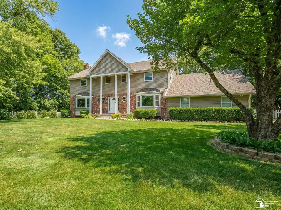 1060 Hollywood DR, Monroe, MI 48162 - #3