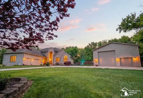 52881 Rico CT, Wixom, MI 48393