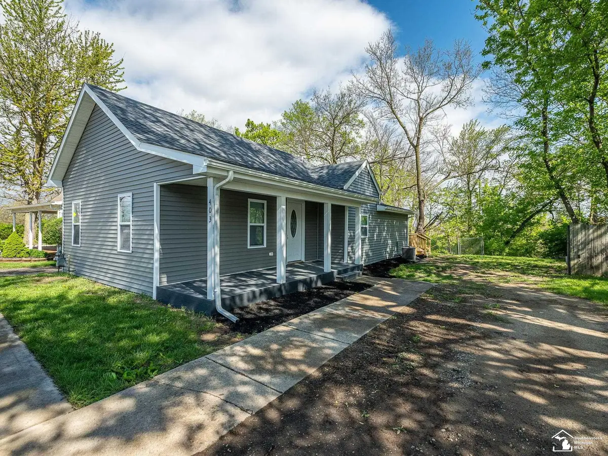 403 E Monroe ST, Dundee, MI 48131 - #1