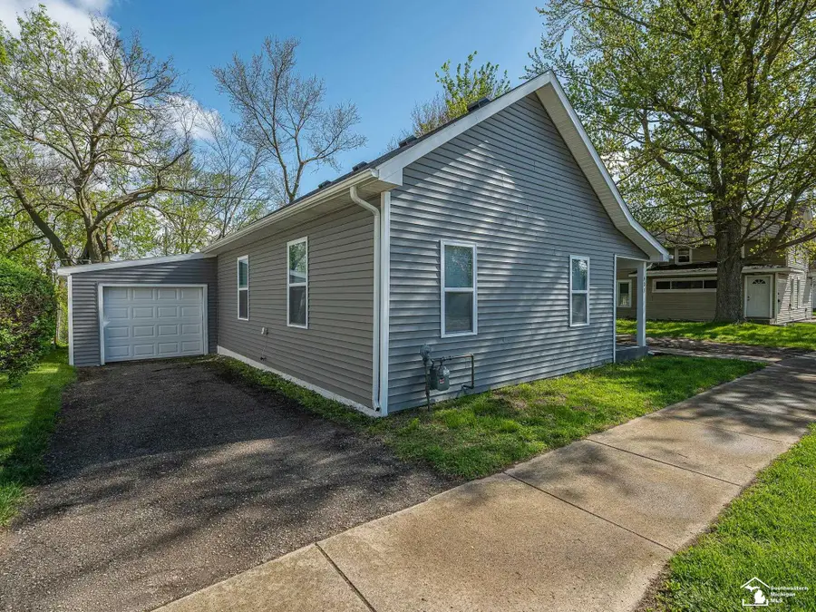 403 E Monroe ST, Dundee, MI 48131 - #3