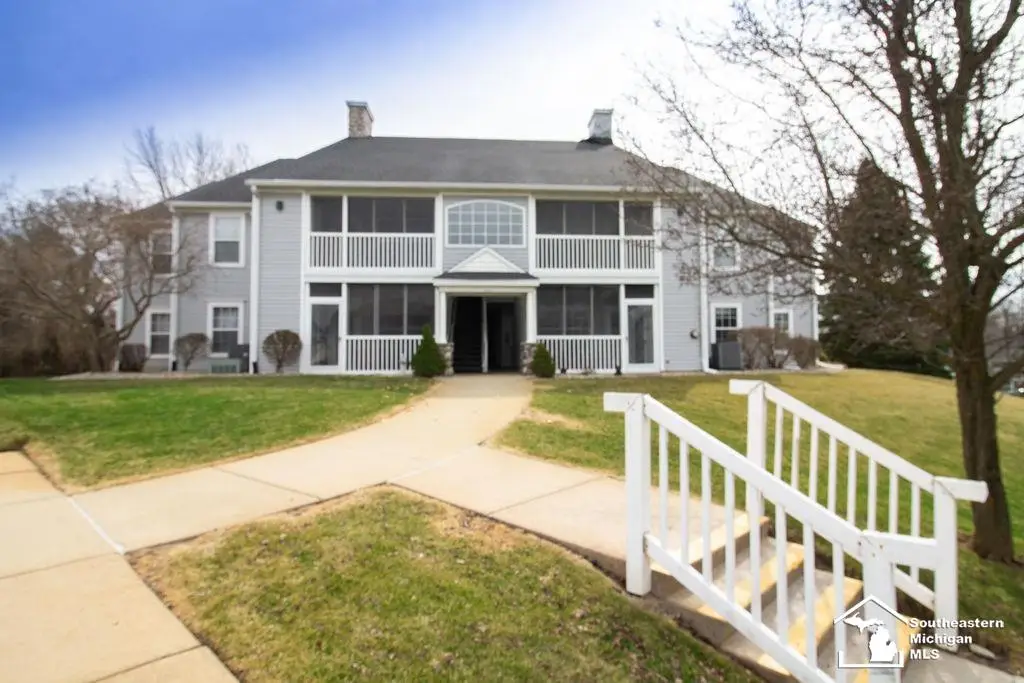 795 W Barrington CIR, Jackson, MI 49203 - #1