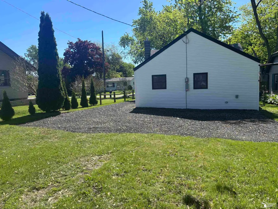1230 Bacon ST, Monroe, MI 48161 - #3