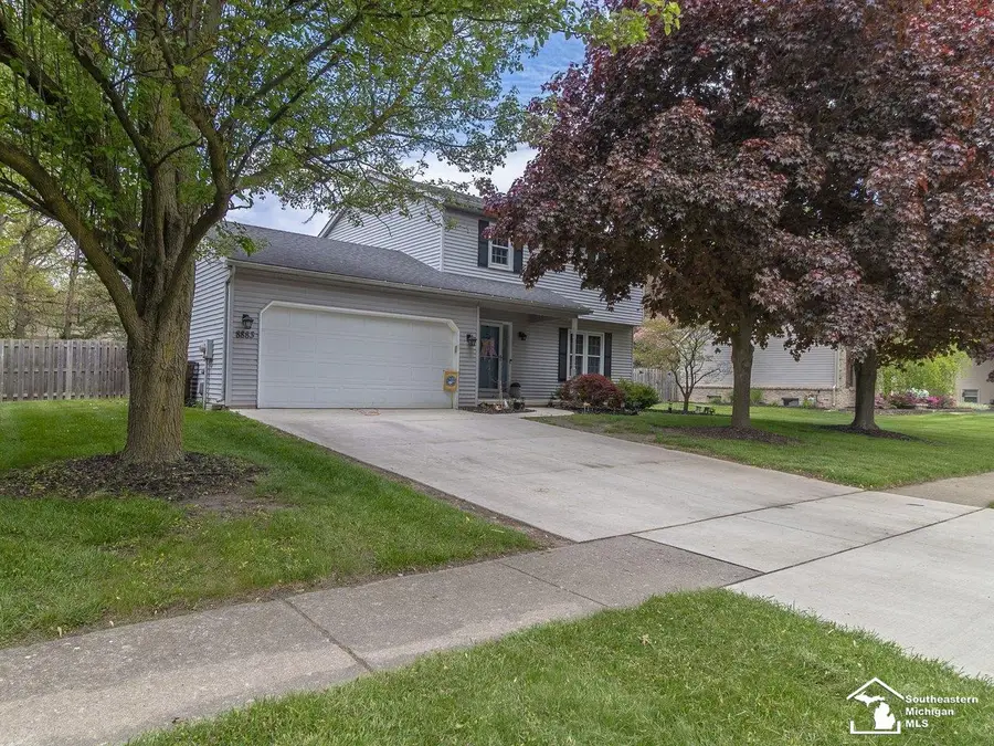 8883 Tanglewood RD, Temperance, MI 48182 - #2