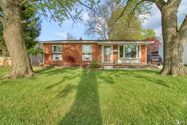 31577 Lafler DR, Rockwood, MI 48173