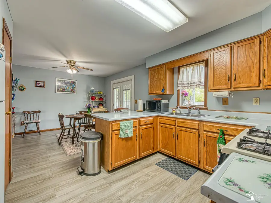 4972 Elm ST, Newport, MI 48166 - #2