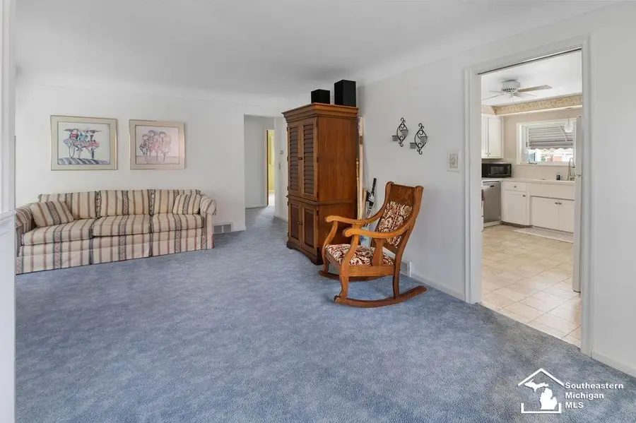 1852 E Longmeadow RD, Trenton, MI 48183 - #3