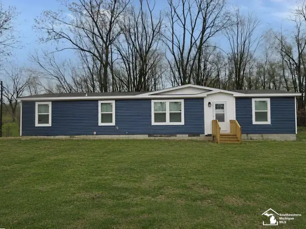 8575 N Rollin Hwy HWY, Addison, MI 49220
