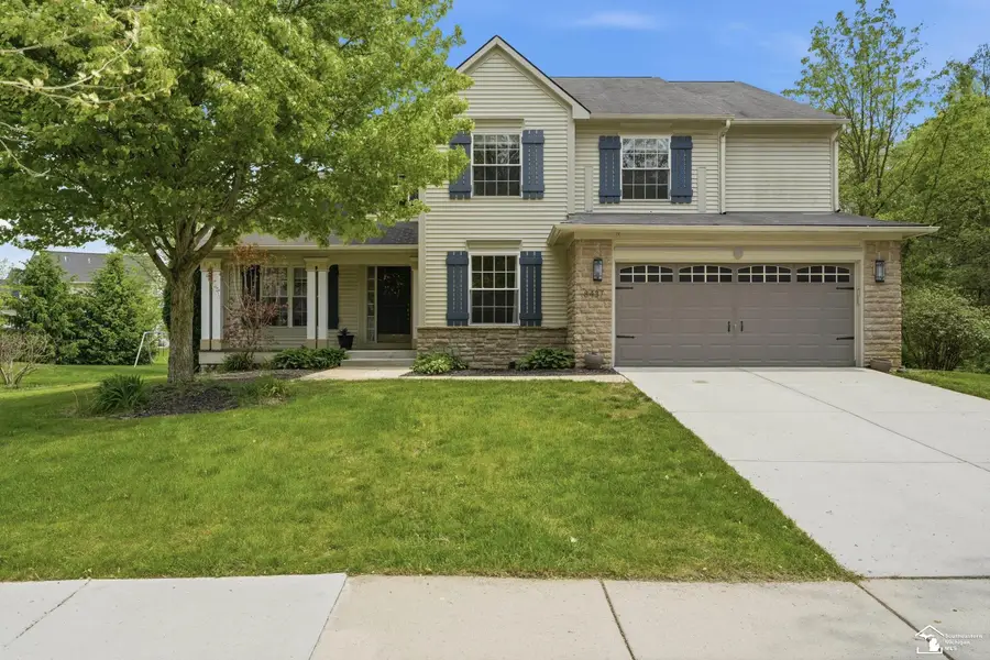 8437 Parkridge DR, Dexter, MI 48130 - #3