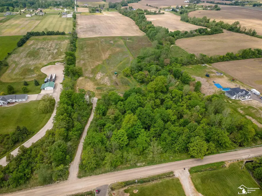 13635 Exeter RD, Carleton, MI 48117 - #3