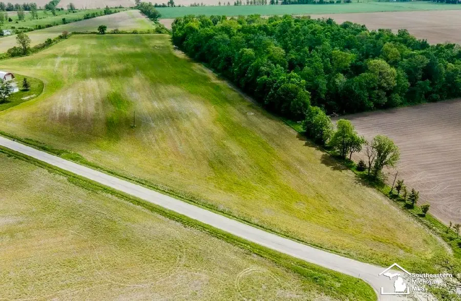 000 Fay RD, Carleton, MI 48117 - #2