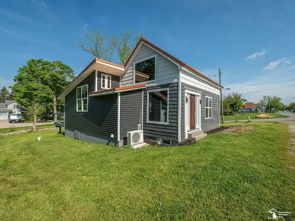 6621 Devils Lake HWY, ManitouBeach, MI 49253