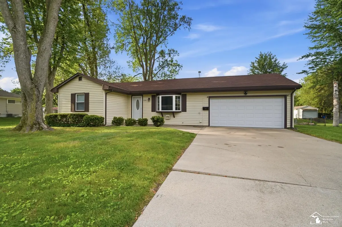1191 Oakmont DR, Temperance, MI 48182 - #1