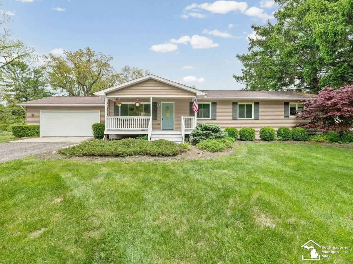 2037 Meanwell RD, Dundee, MI 48131 - #1