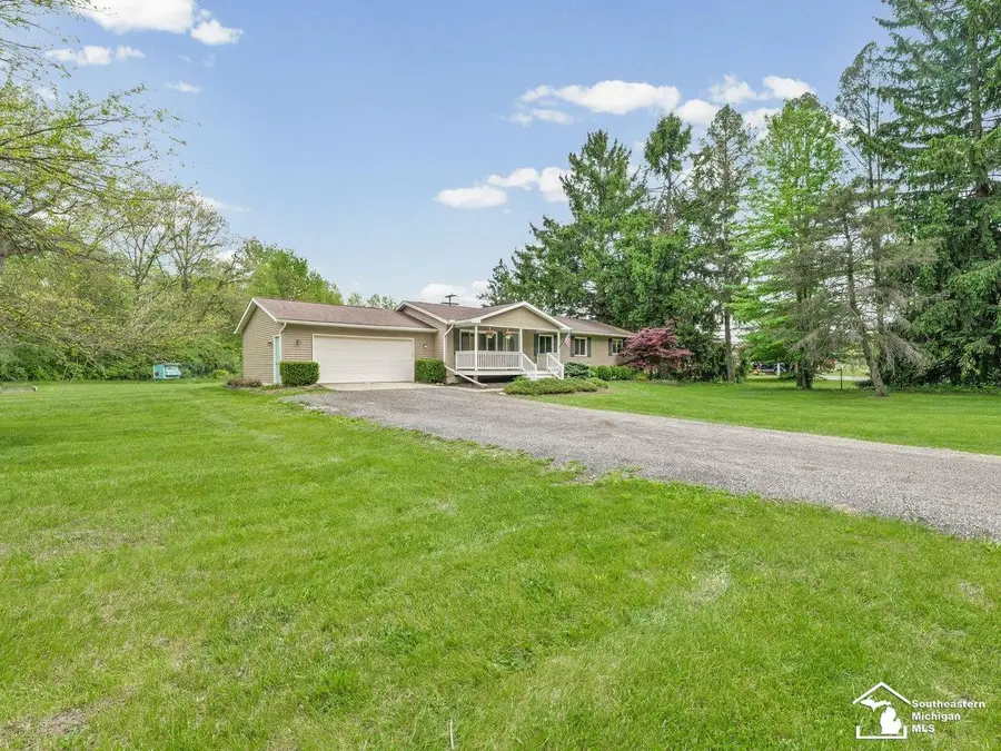 2037 Meanwell RD, Dundee, MI 48131 - #2