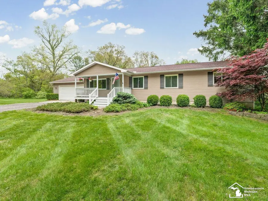 2037 Meanwell RD, Dundee, MI 48131 - #3