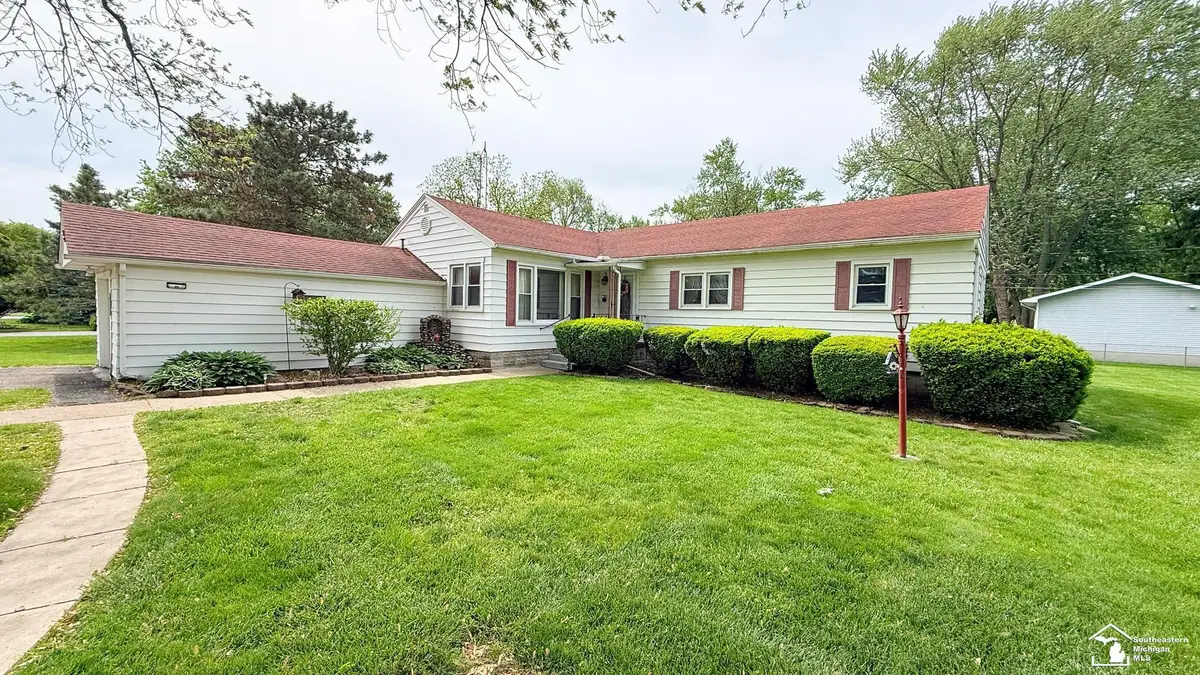 7947 Lake Breeze DR, Monroe, MI 48161 - #1