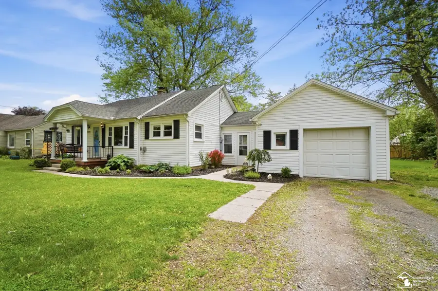 15592 Cedar ST, Monroe, MI 48161 - #3