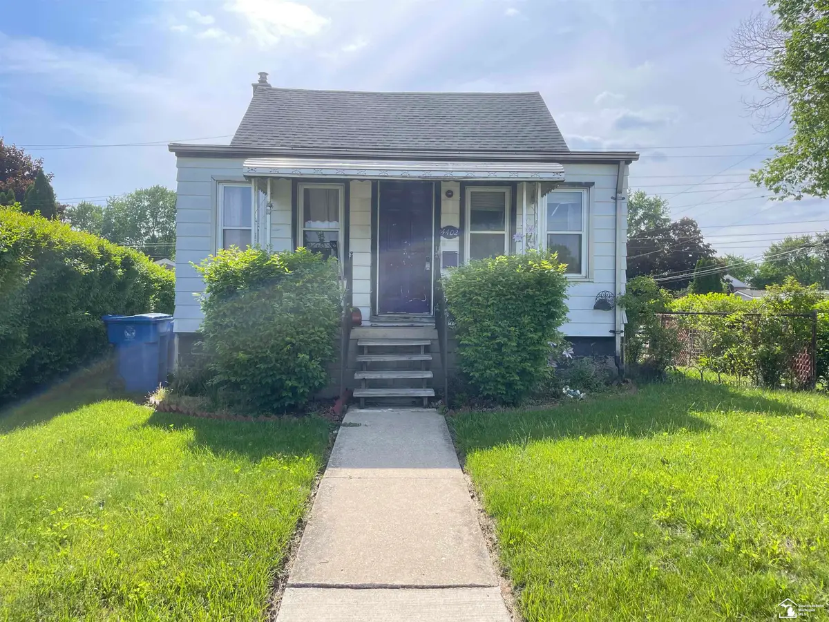 4402 Pelham RD, Dearborn Heights, MI 48125 - #1