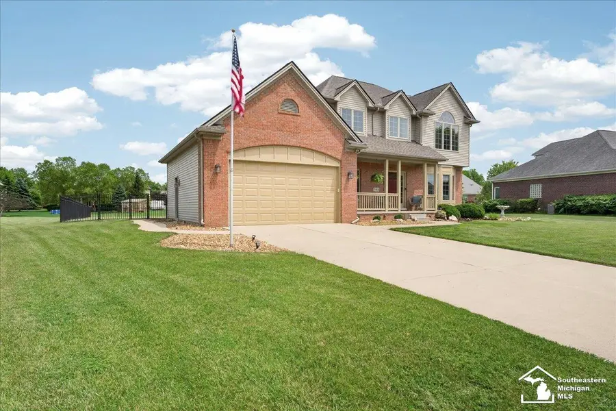 762 Valmont DR, Monroe, MI 48162 - #2