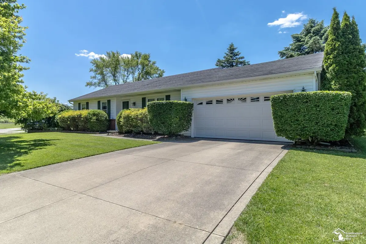 1955 Brookton DR, Temperance, MI 48182 - #1