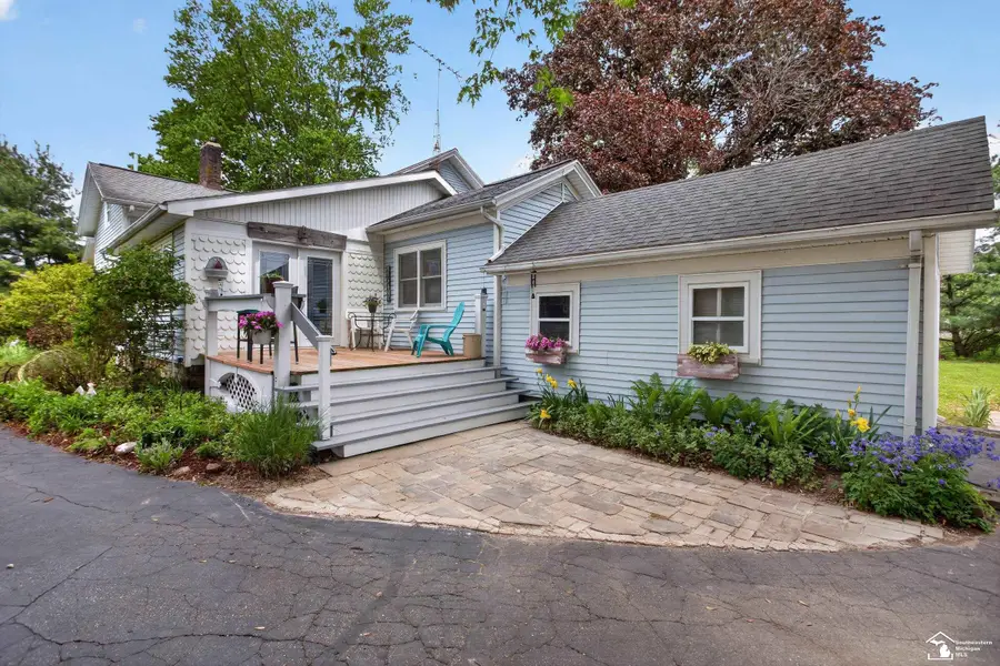 4691 Jackson RD, Leslie, MI 49251 - #3