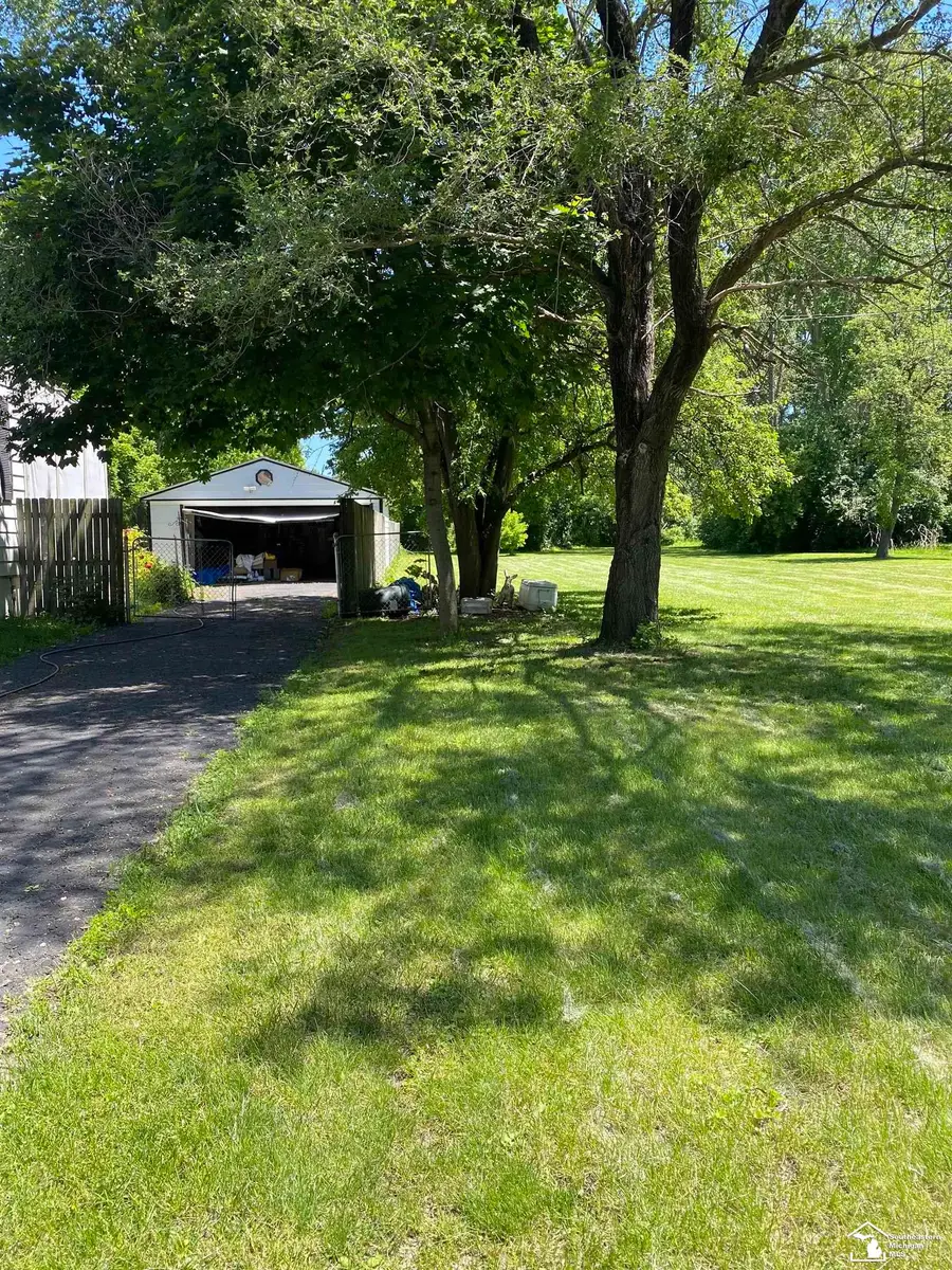 14295 Reeck RD, Southgate, MI 48195 - #2