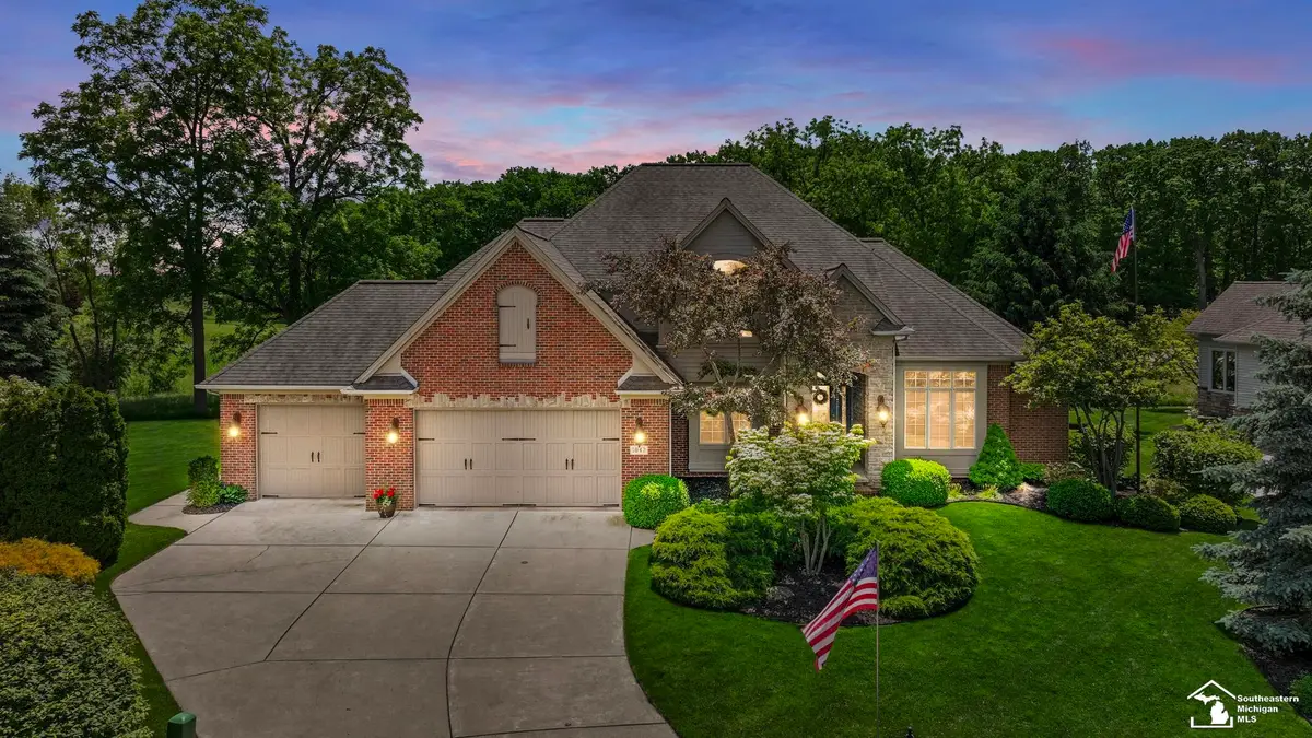 1042 Saint James Park AVE, Monroe, MI 48161 - #1