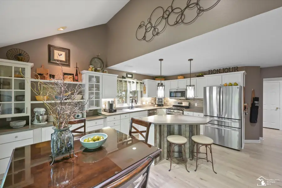 7141 S Valley CIR, Lambertville, MI 48144 - #3