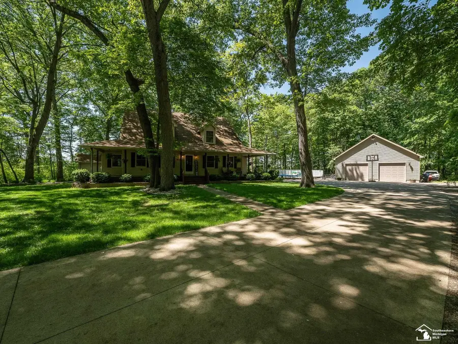 1326 S Raisinville RD, Monroe, MI 48161 - #3
