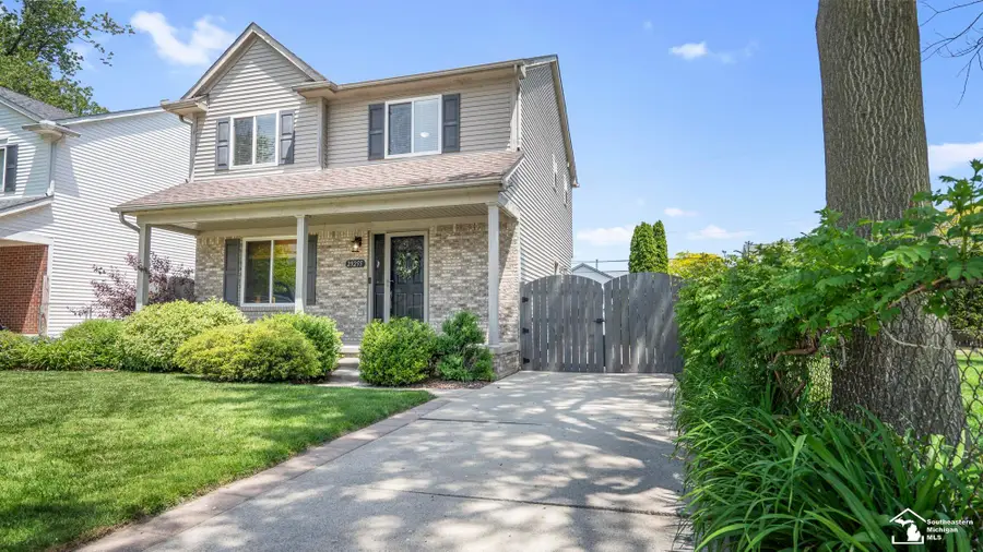 29255 Adams DR, Rockwood, MI 48173 - #2